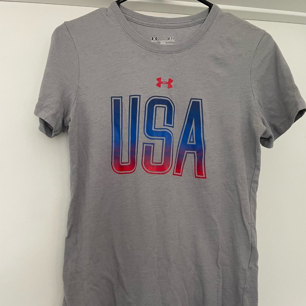 Under Armour USA T-Shirt Size Small